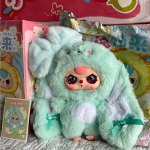 🔥 Fire Sale 🔥
Baby Three Bunny Return Plush: Little Rabbit Dede w/ Special Eyes